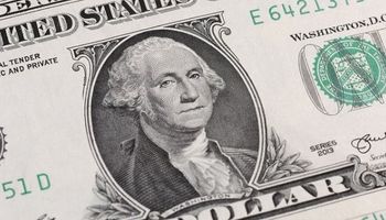 Dólar blue hoy: a cuánto cotiza este martes 11 de abril y cómo queda la brecha contra el dólar Banco Nación