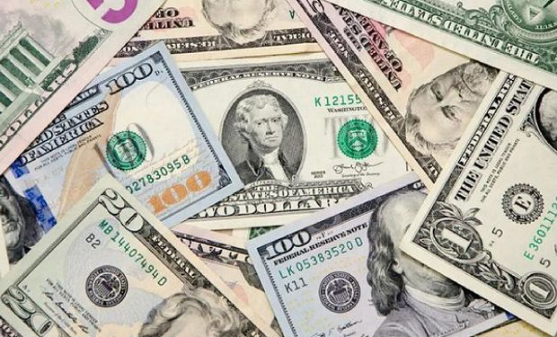 Dólar blue y dólar hoy: cuál es la cotización del 18 de abril y cómo queda la brecha contra el Banco Nación