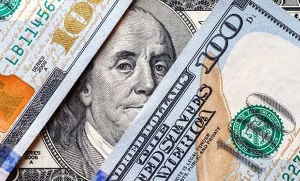 Dólar hoy: a cuánto cotiza el dólar blue y el oficial en el primer día de gobierno de Milei