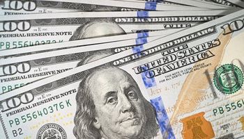 Dólar hoy: a cuánto cotiza el dólar blue y cuál es la brecha con el dólar Banco Nación este lunes 3 de abril