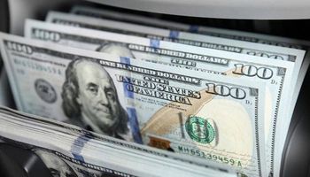 Dólar hoy: a cuánto cotiza el blue este lunes 2 de octubre y cómo queda la brecha con el Banco Nación