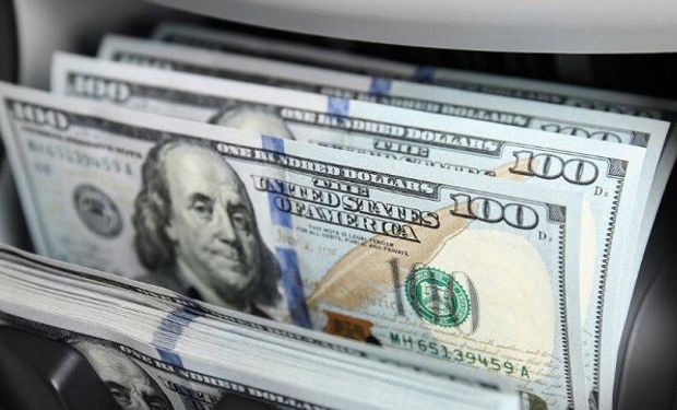 Dólar hoy: a cuánto cotiza el blue este lunes 2 de octubre y cómo queda la brecha con el Banco Nación