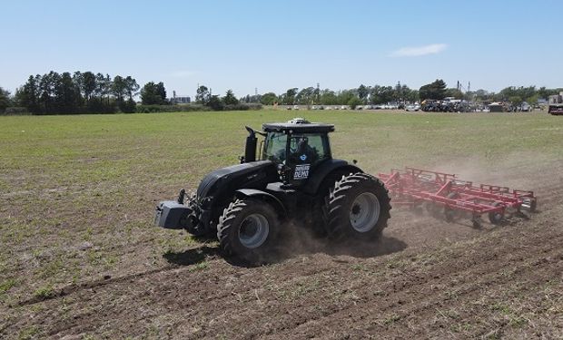 Experiencia sobre ruedas: el Valtra Demo Tour 2022 acercó al campo argentino toda la potencia y evolución de una marca líder