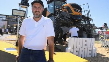 Valtra prueba un tractor de alta potencia con tecnología europea que se lanzará en Argentina