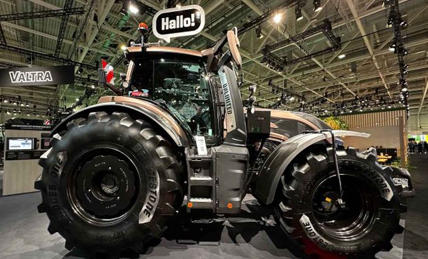 El tractor que habla: presentaron un modelo revolucionario que digitaliza el trabajo agrícola