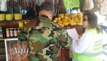 ¿No más puestos? Buscan evitar la venta irregular de alimentos en las banquinas
