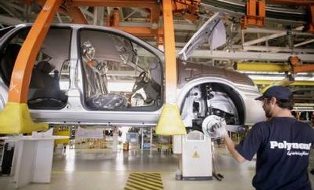 La industria automotriz retrocedió un 12% en los primeros cinco meses de este año, respecto a la misma etapa de 2016.