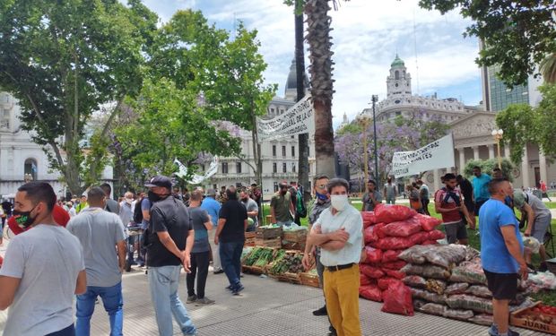 Interna en el Mercado Central: denuncian competencia desleal por los productos “agroecológicos" de la UTT