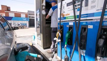 Actualizan el impuesto a los combustibles y se espera un aumento en la nafta y el gasoil