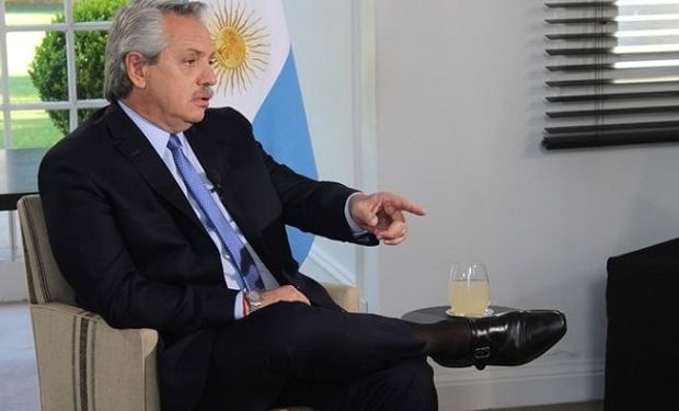 Fernández apuntó a las exportaciones y señaló que hay que  tener un dólar competitivo