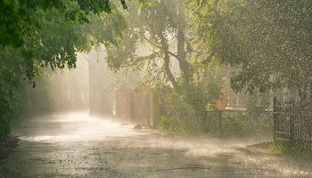 Tempo instável marca o feriado de Finados com chuva em todo o Brasil