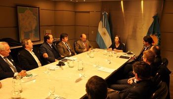 Piden a Vidal que reclame ante el gobierno nacional por la situación de los productores de leche y cerdo