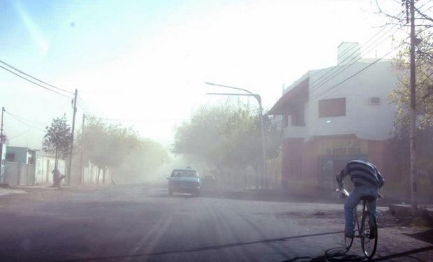 Viento Zonda: qué es y la advertencia del Servicio Meteorológico Nacional