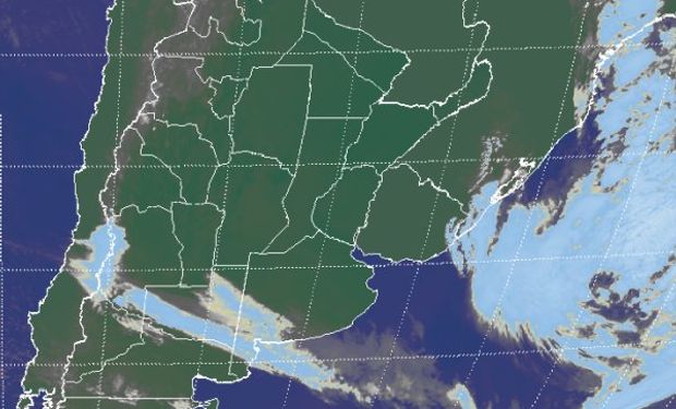 La foto satelital destaca el lento posicionamiento de la zona frontal sobre el sudoeste de BA.