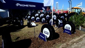 Prometeon presentó una nueva generación de neumáticos y su línea histórica de productos