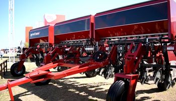 ¿La más grande del mercado? Lanzan fertilizadora incorporadora de 10.000 litros en Expoagro