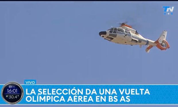 En helicótero: los jugadores de la selección argentina dan la vuelta olímpica sobre la Ciudad de Buenos Aires