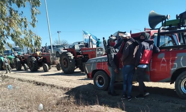 Tractorazo de productores y corte de ruta por la crisis hídrica