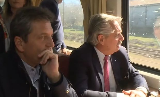 Massa llegó a Cañada de Gómez en tren junto a Alberto Fernández