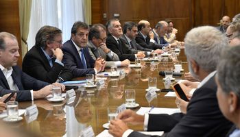 Se publicó el decreto del dólar soja a 230 pesos: los requisitos para participar y quiénes recibirán parte de lo recaudado