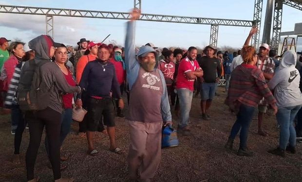 Invasão em Petrolina contou a presença de 1.550 famílias, que tomaram conta da estrutura onde será realizado o Semiárido Show. (Foto - MST)