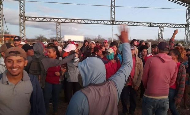 Invasão contou a presença de 1.550 famílias, que tomaram conta da estrutura onde seria realizado o Semiárido Show. (Foto- MST)