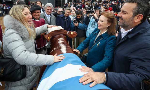 En La Rural 2024, Mondino contó que en su familia son productores y destacó los países vecinos que crecieron gracias a la Argentina: "Hemos tenido mercados muy castigados"