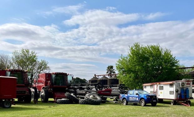 Robaron dos cosechadoras con equipos agrícolas y una cámara los delató