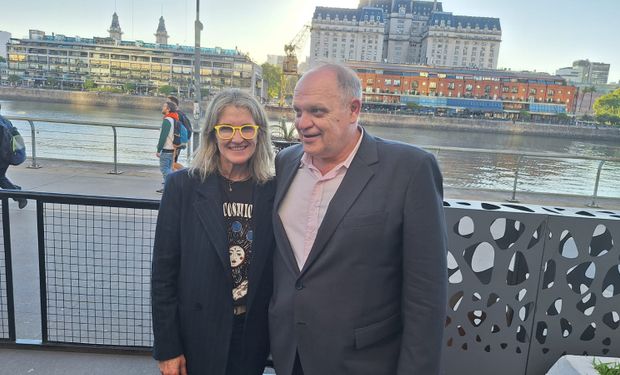 La vicepresidenta del INTA, María Beatriz "Pilu" Giraudo y el nuevo presidente, Nicolás Bronzovich