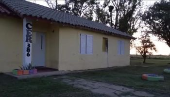 Inseguridad rural: desvalijaron una escuela de campo en Santa Fe y se llevaron hasta la campana