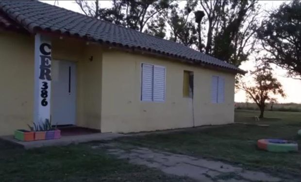 Inseguridad rural: desvalijaron una escuela de campo en Santa Fe y se llevaron hasta la campana