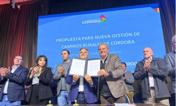 El productor financiará el mantenimiento de los caminos rurales: Córdoba presentó un proyecto de ley