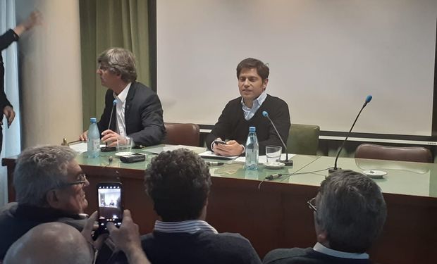 Kicillof en el encuentro con Carbap.