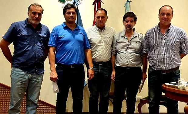 David Tonello (Pte Sociedad Rural Río IV), Alejandro Buttiero (Pte Coninagro), Gabriel Reademaker (Vice 1ro Cra), Luis Magliano (Pte. Sociedad Rural Jesús María) y Javier Rotondo (Pte Cartez)