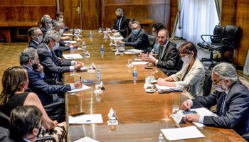 El Gobierno y el Consejo Agroindustrial avanzarán en la simplificación de trámites y la ley deberá esperar