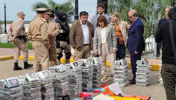 “¿Qué pasa con la hidrovía?”: Bullrich señaló que el cargamento de droga valuado en 6 millones de dólares tenía como destino Ámsterdam
