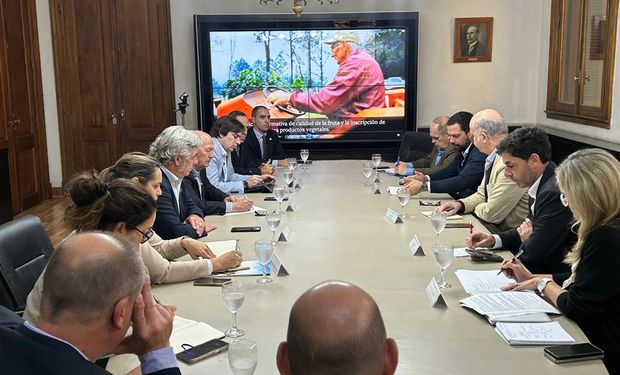 El Gobierno aclaró al campo que no unificará el INTA con otros organismos y anticipó un decreto para la reforma
