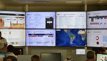 Como un Box de F1, desde acá monitorean 6000 cosechadoras, tractores y otra maquinaria para evitar fallas: el ejemplo del contratista que estaba en el Caribe y evitó que la máquina pare