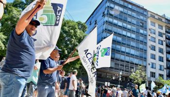 Paro de aceiteros en los puertos: gremios del agro movilizarán con la CGT por la reforma laboral