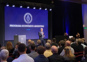 Empresarios recibieron a Caputo con optimismo, revalidación de rumbo, pero hubo pedido por los créditos y la campaña fina