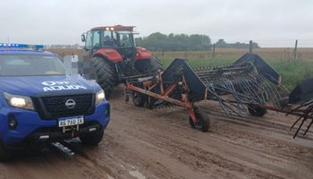 Sorpresa en el campo: Policía secuestró dos tractores e implementos por “exceso” de enganches”