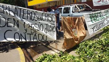 Yerbateros: hubo acuerdo y los productores levantan la protesta