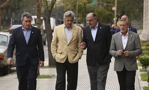 El Gobierno convocó a la Mesa de Enlace y anunciará un incentivo para pequeños y medianos productores 