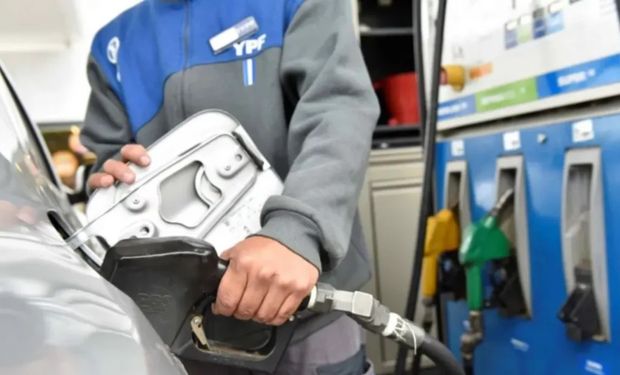 Aumentó el combustible un 27 % y el litro roza los mil pesos